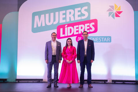 MUJERES LÍDERES DE BIENESTAR multicolor text logo with white background